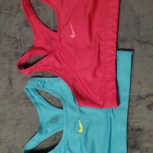 Bundle of two Nike sports bras